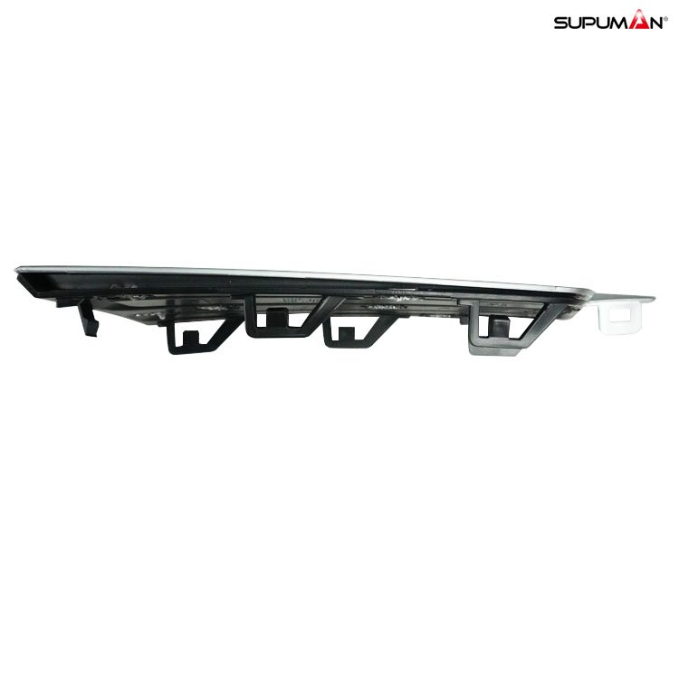Cadillac xts fog light grame 2013-2017 - Image 5