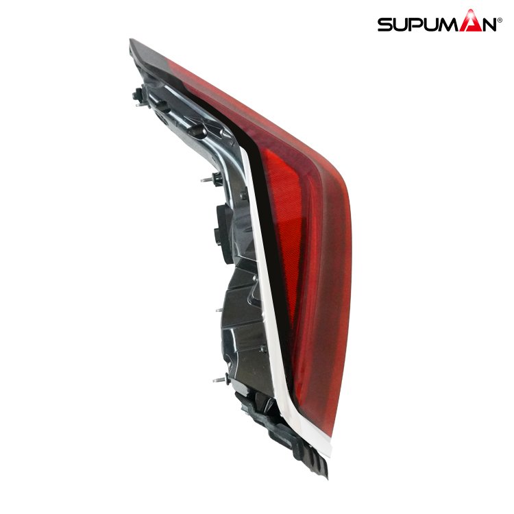 Cadillac CT6 taillight 2017+ - Image 2