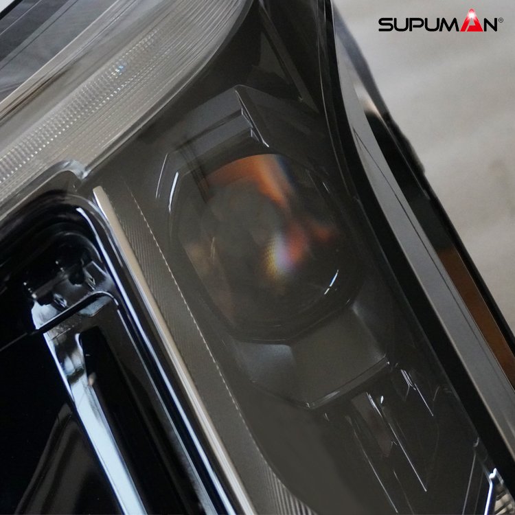 Cadillac CT4 head lamp - Image 2
